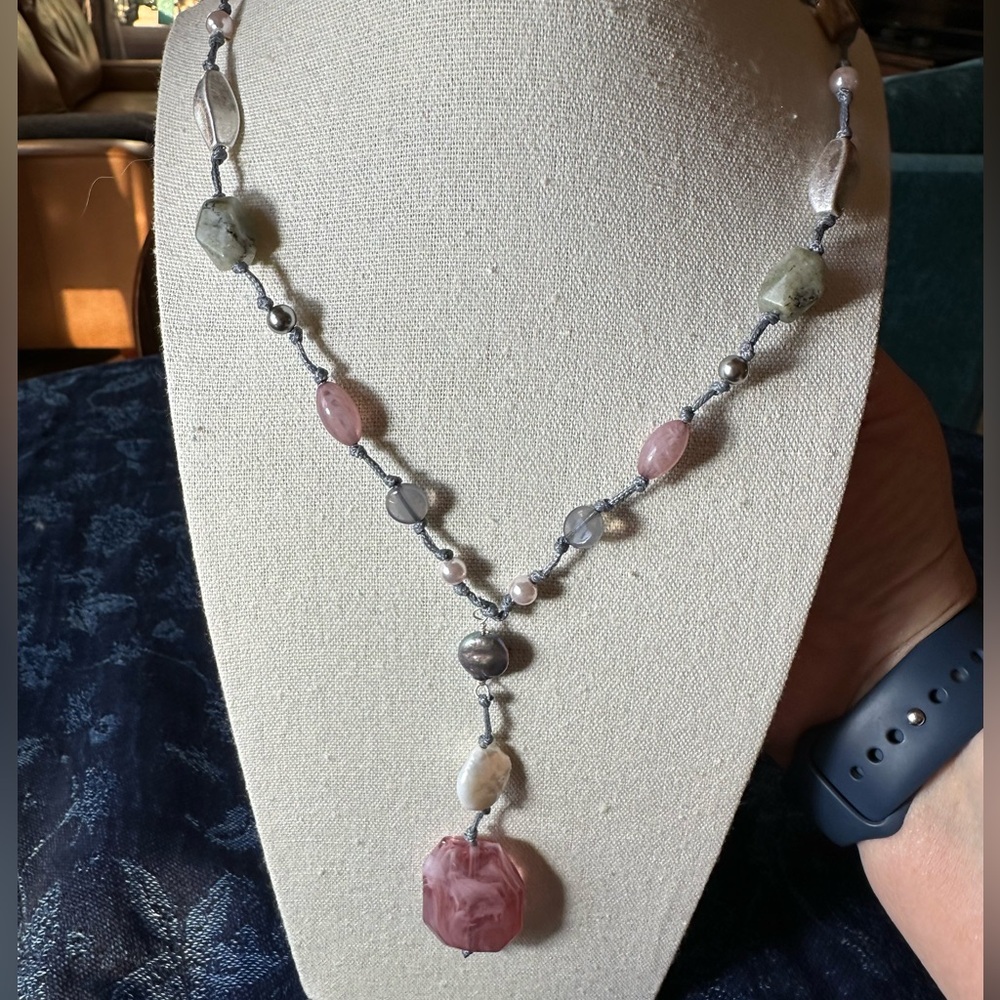 Beautiful JJill necklace, new, statement stone with pearl, silver, stone